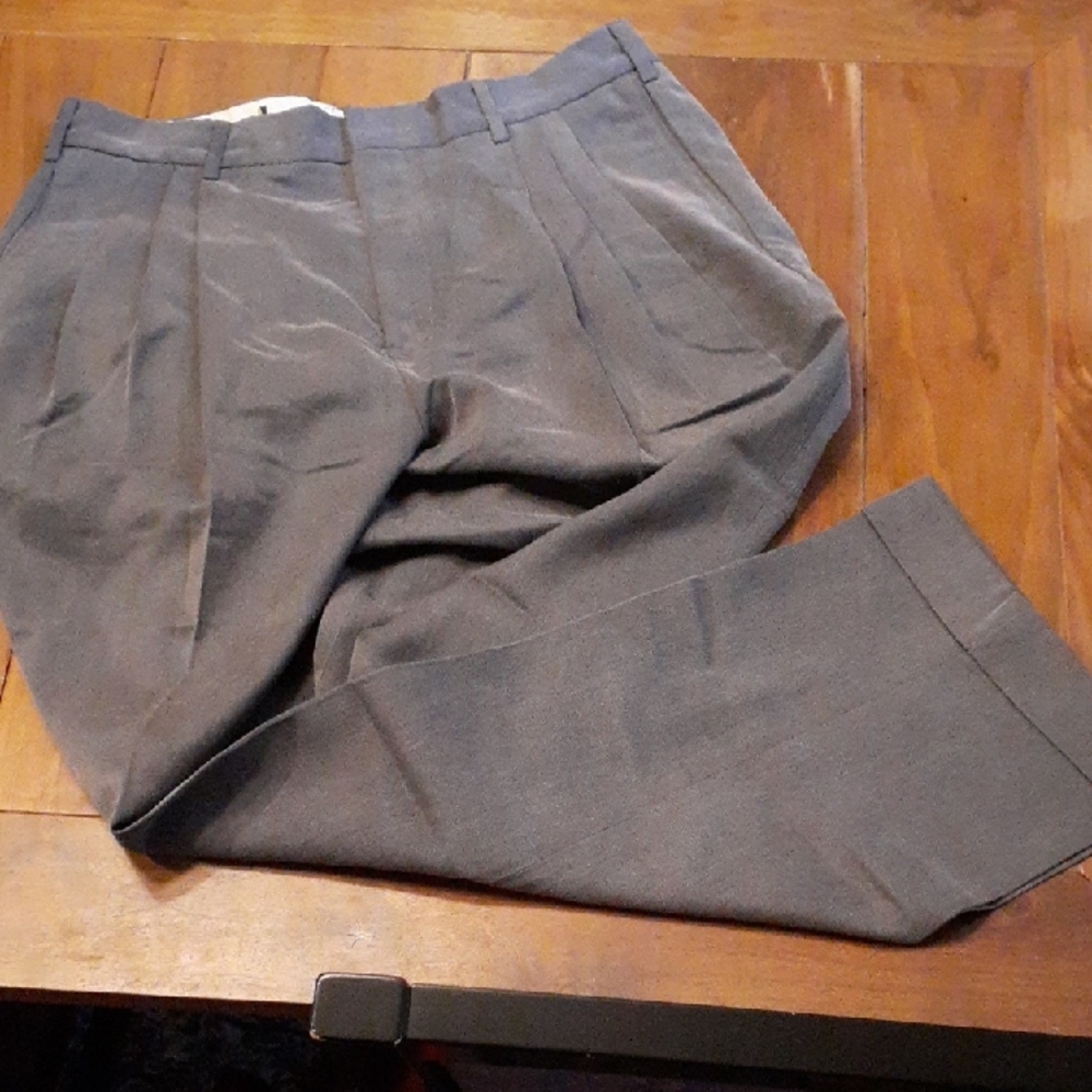 Men's Gray Dress Pants, 32×30, Poly/Rayon, Front Pleats, Dry Clean